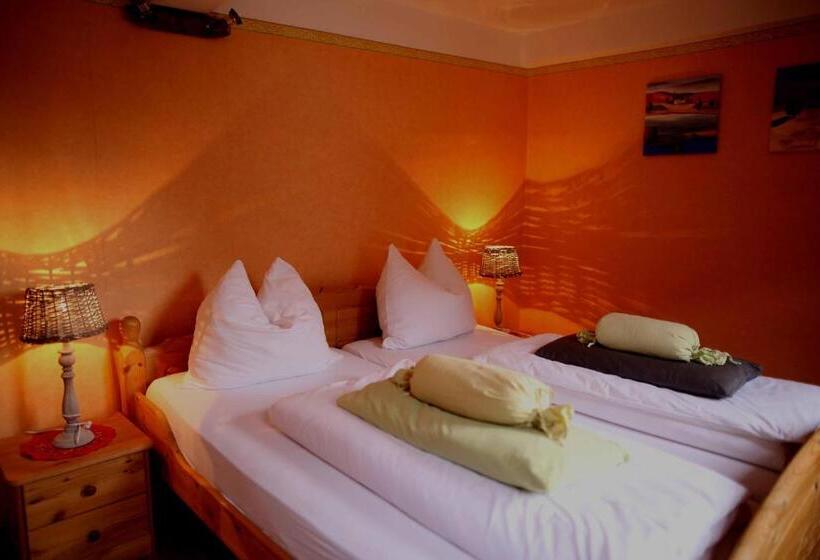 شقة غرفة واحدة, Lauterer Wirtshaus