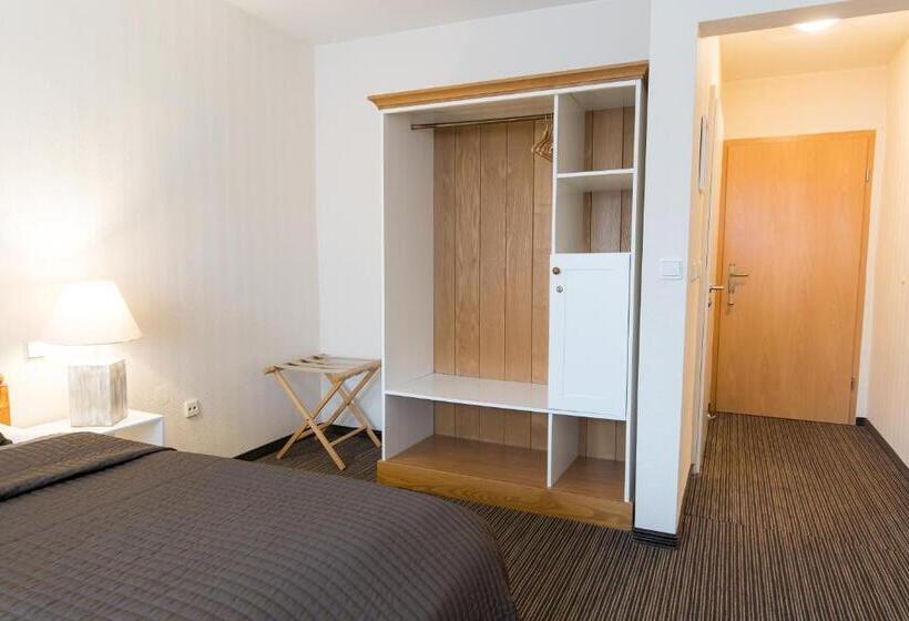 이코노미 룸, Restaurant Thuringer Hof