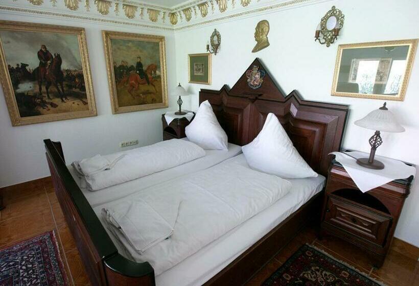 جناح جونيور, Rittergut Haus Laer