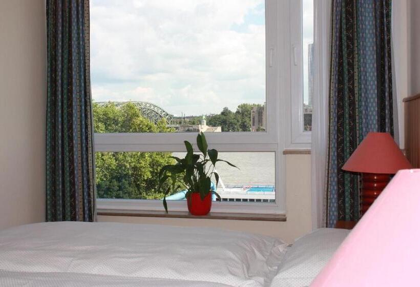 غرفة قياسية, Römerhafen