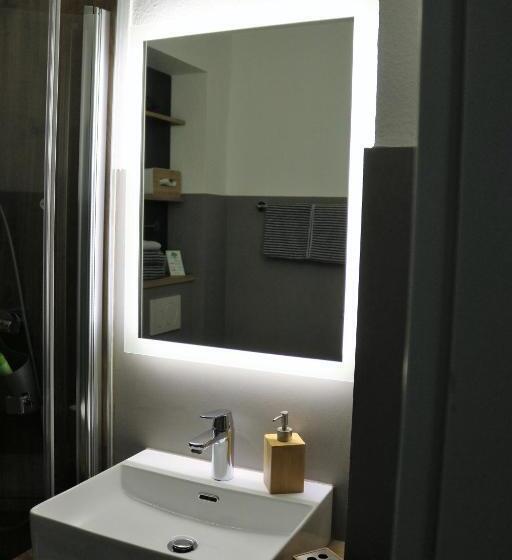 스탠다드 싱글 룸, Schmerkötter