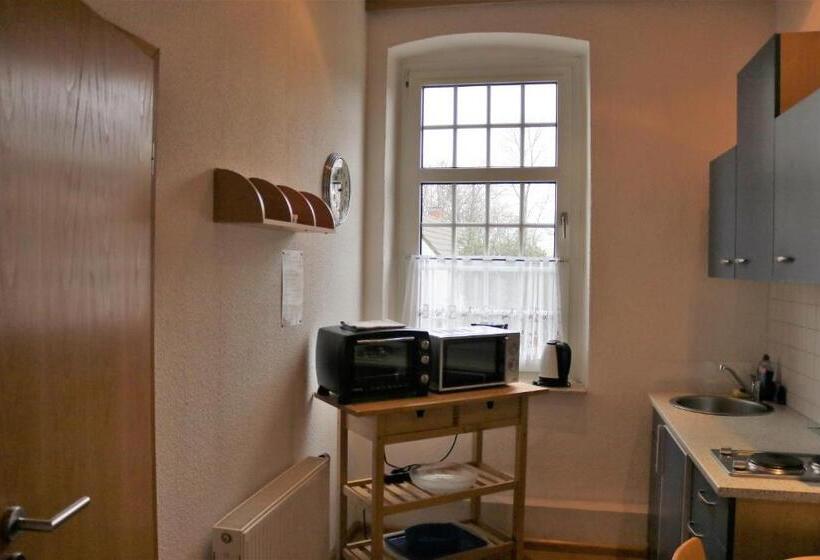 스탠다드 스튜디오, Schmerkötter