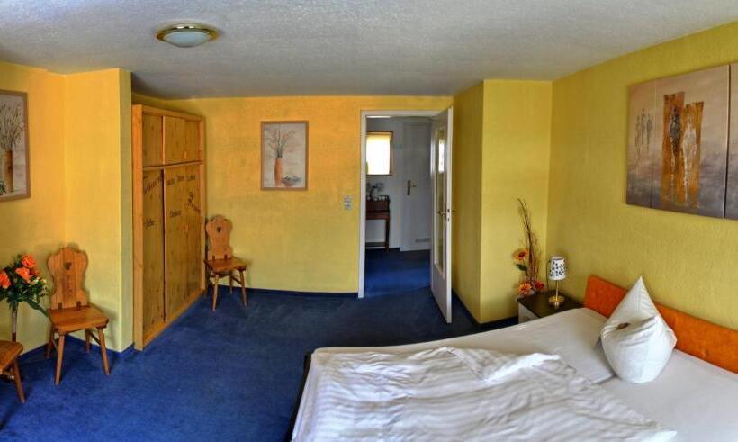 スタンダードシングルルーム, Schwarzes Ross