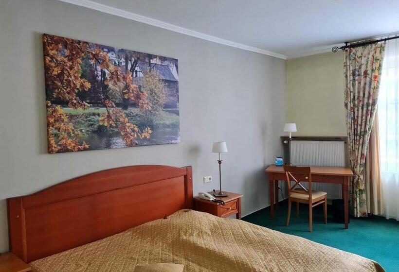 Номер Стандарт, Zur Post