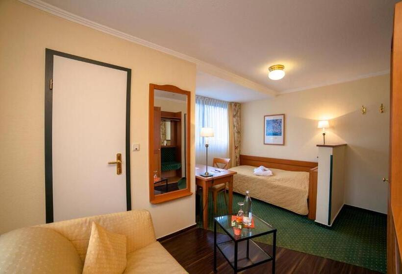 Номер Стандарт Индивидуальный, Zur Post