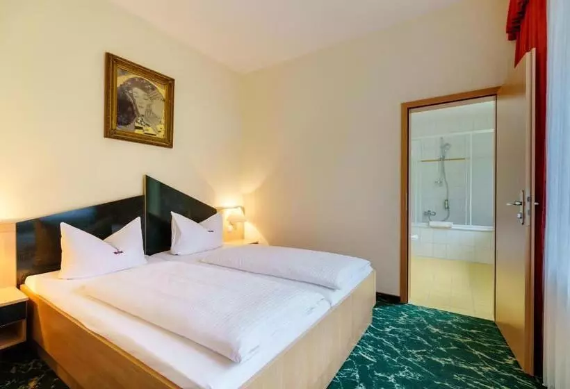 Perhehuone, Waldhotel Vogtland