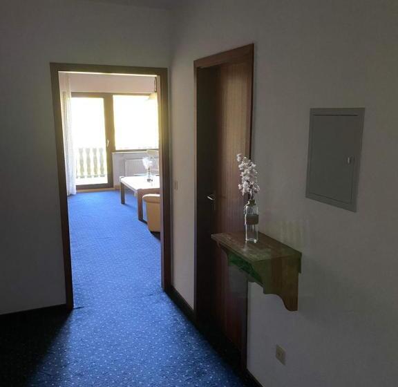 اتاق استاندارد با بالکن, Schwarzwaldblick