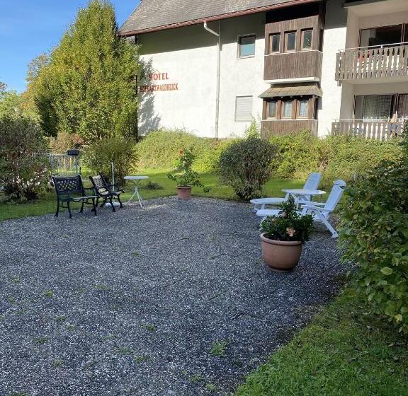 اتاق استاندارد سه تخته با بالکن, Schwarzwaldblick