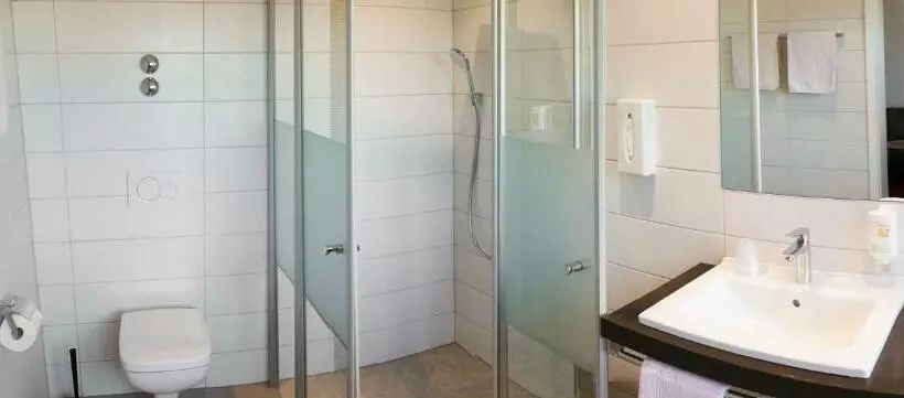اتاق لوکس با بالکن, Höhenhotel & Restaurant Kalikutt