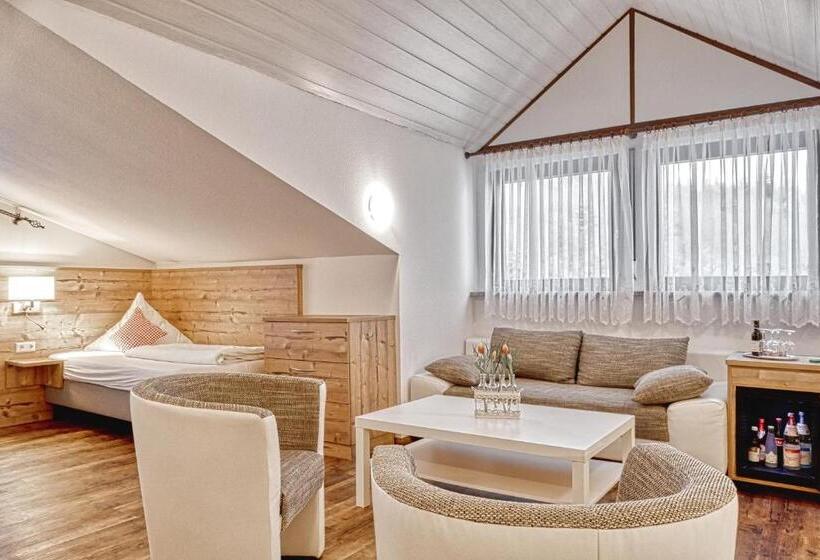Четырехместный Номер Классик, Höhenhotel & Restaurant Kalikutt