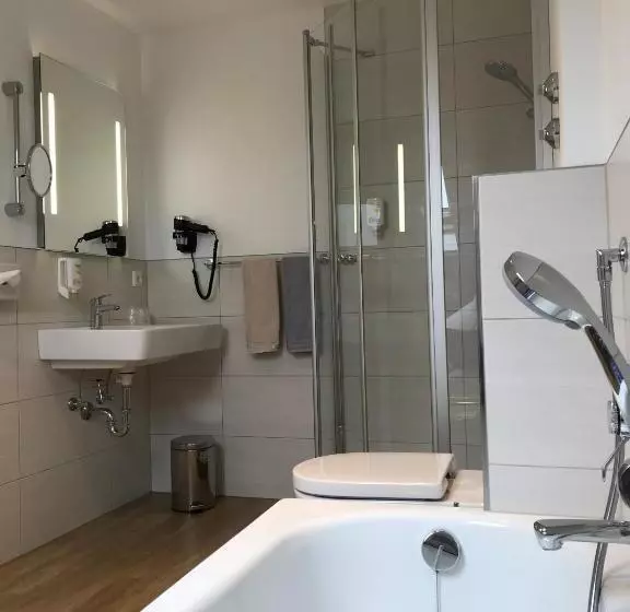 اتاق اکونومی, Höhenhotel & Restaurant Kalikutt