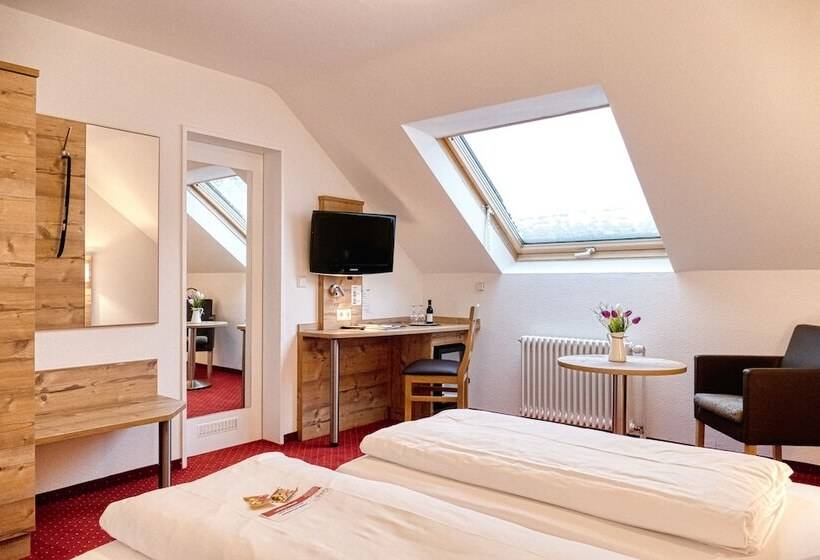 经济房, Höhenhotel & Restaurant Kalikutt