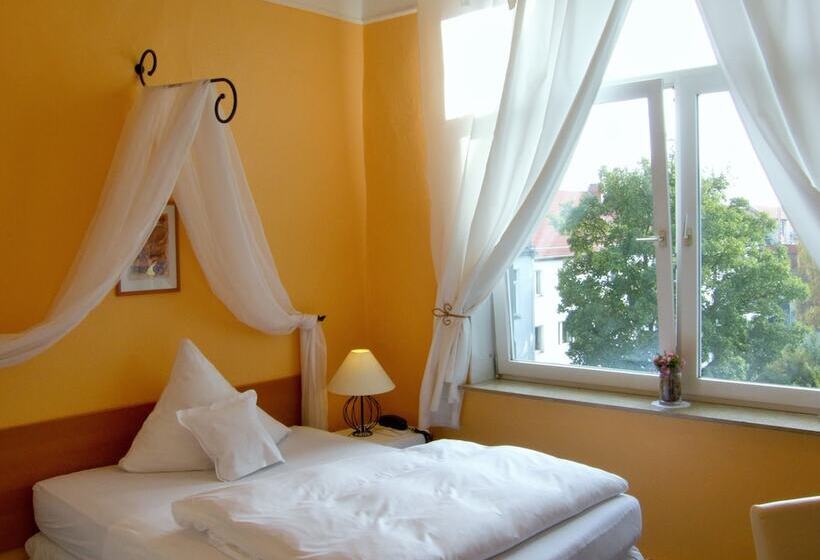 이코노미 싱글 룸, Alpha