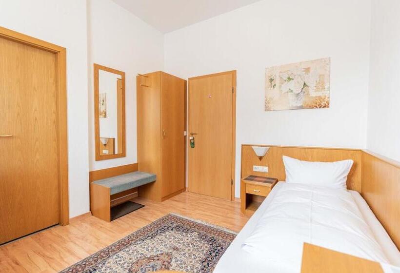 غرفة قياسية فردية, Am Römerplatz