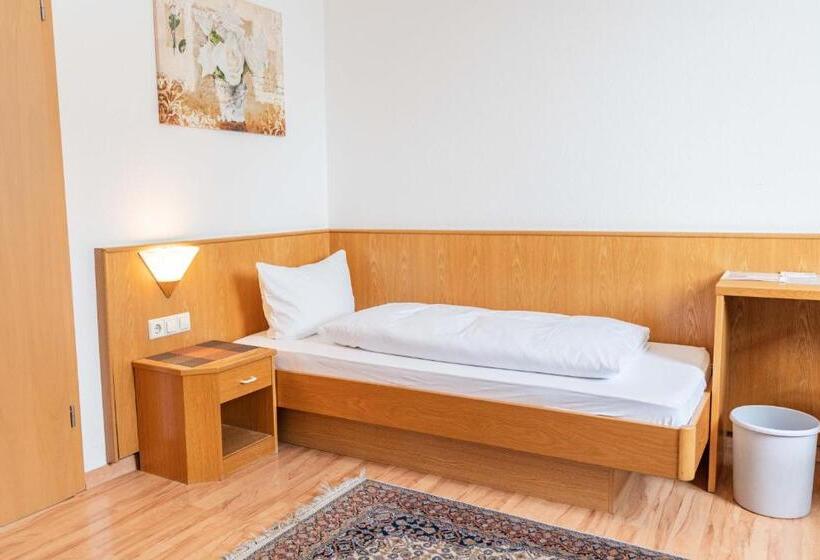 غرفة قياسية فردية, Am Römerplatz