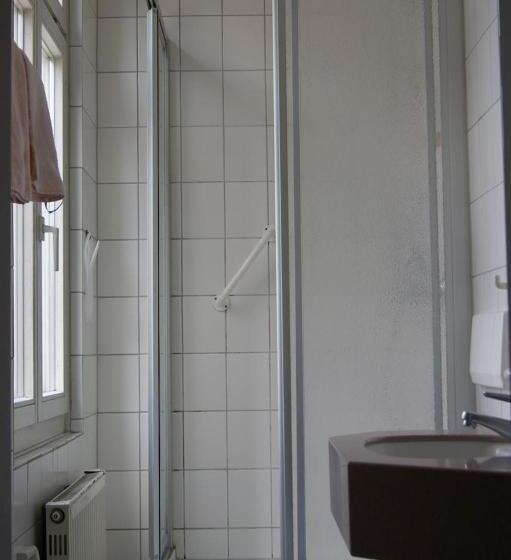 スタンダードシングルルーム, Am Wilhelmsplatz