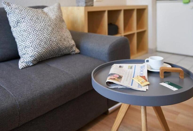 شقة غرفة واحدة, Anhalt