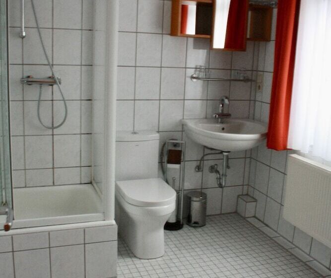 غرفة قياسية, Beim Heines