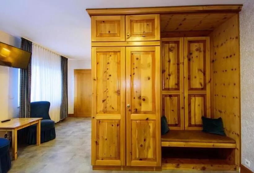 Quarto Familiar, Bohn