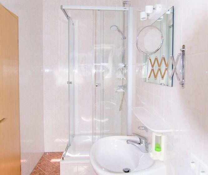 스탠다드 싱글 룸, Bohn