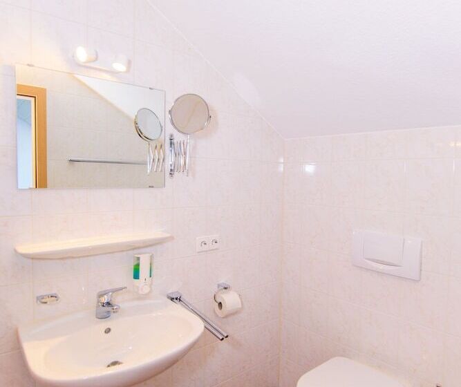 스탠다드 싱글 룸, Bohn