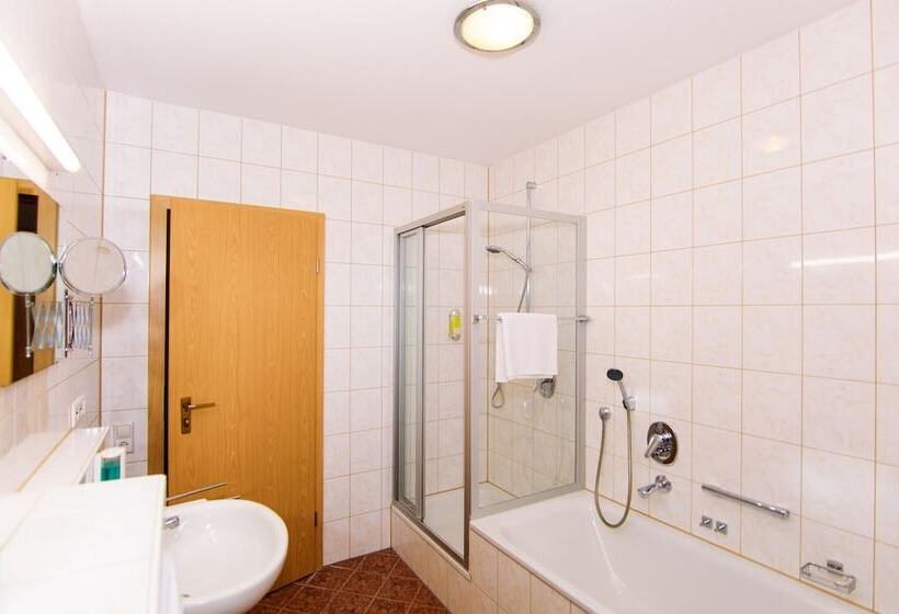 스탠다드 싱글 룸, Bohn