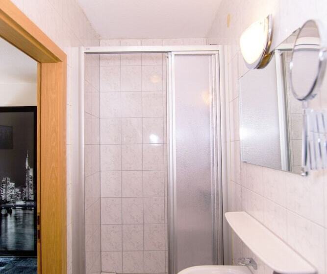 스탠다드 룸, Bohn