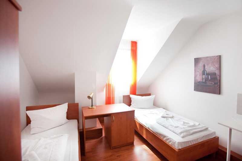 غرفة قياسية, Jasmin