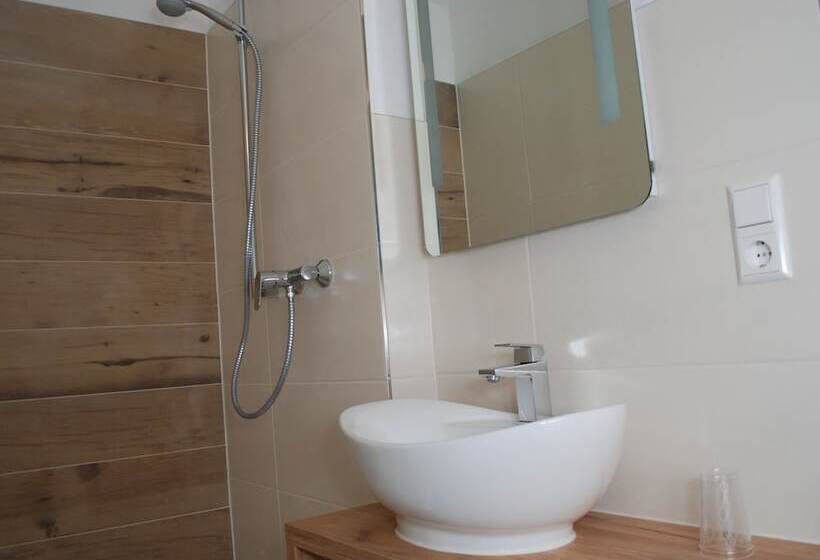 豪华套房, Das Haus Am See