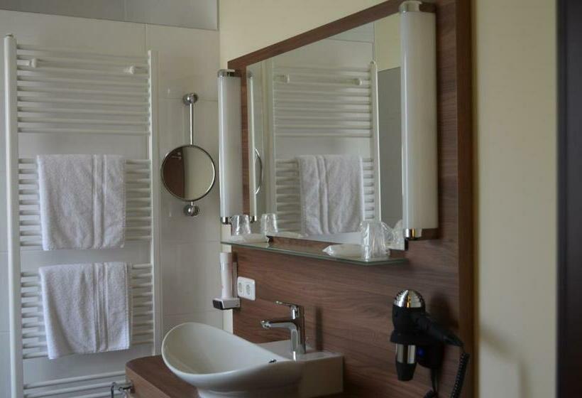 غرفة قياسية فردية, Isenbutteler Hof