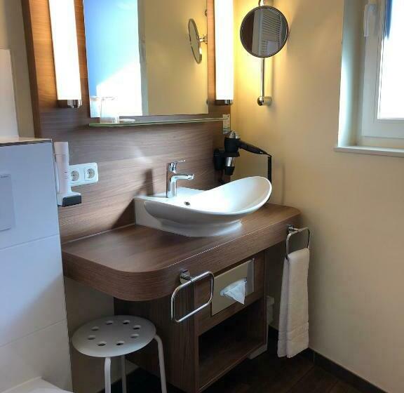 غرفة قياسية فردية, Isenbutteler Hof