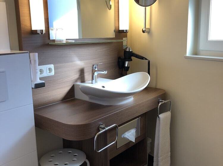 غرفة قياسية فردية, Isenbutteler Hof