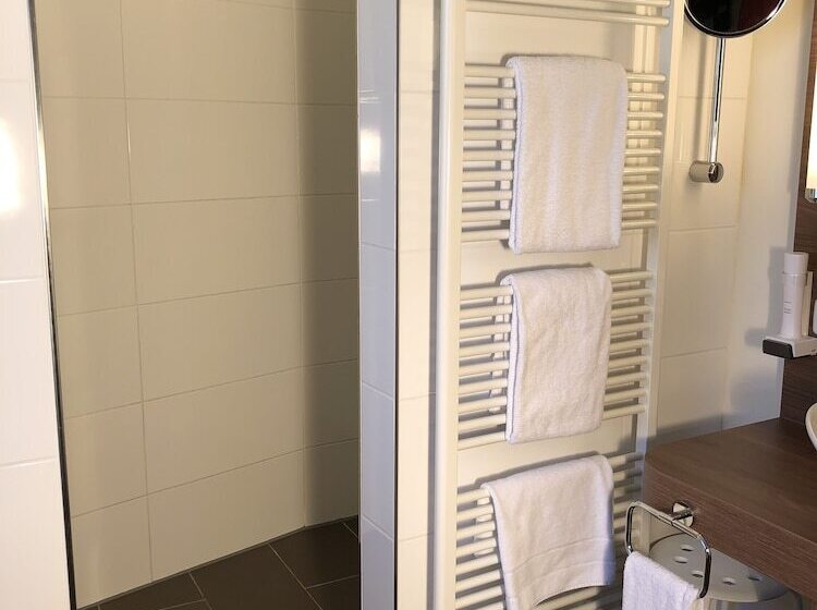 غرفة قياسية, Isenbutteler Hof