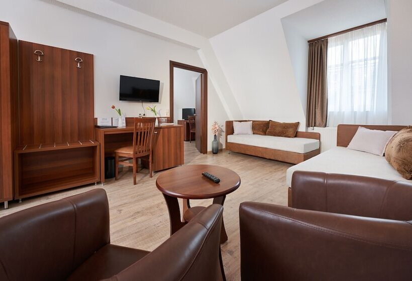 חדר סטנדרט לארבעה, Meyerhof