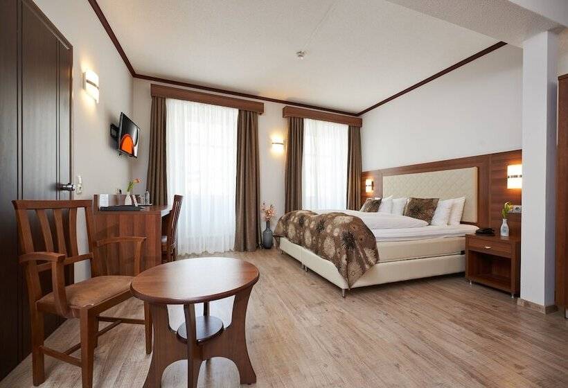 חדר סטנדרט לארבעה, Meyerhof