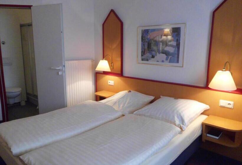 غرفة قياسية, Montana Lauenau