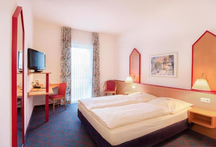 غرفة قياسية, Montana Lauenau