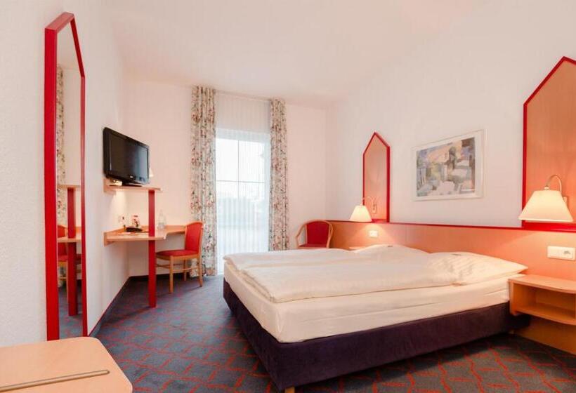 غرفة قياسية, Montana Lauenau