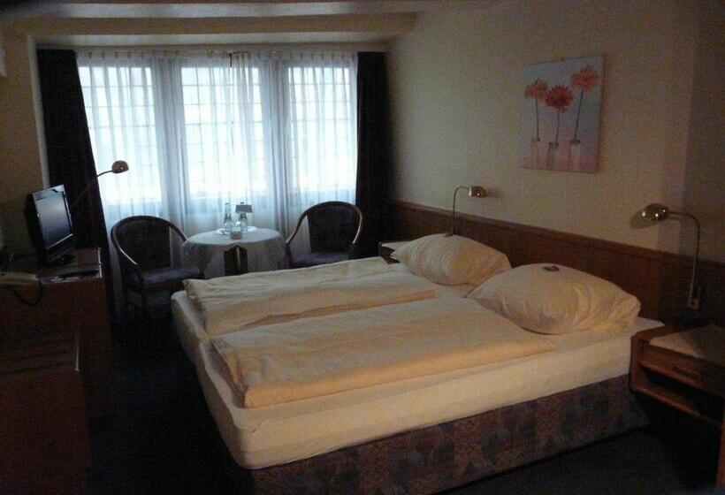 컴포트 룸, Scheffler Garni