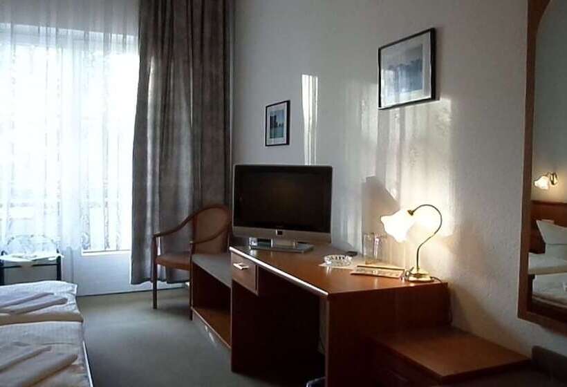 标准单人间, Schützenhaus