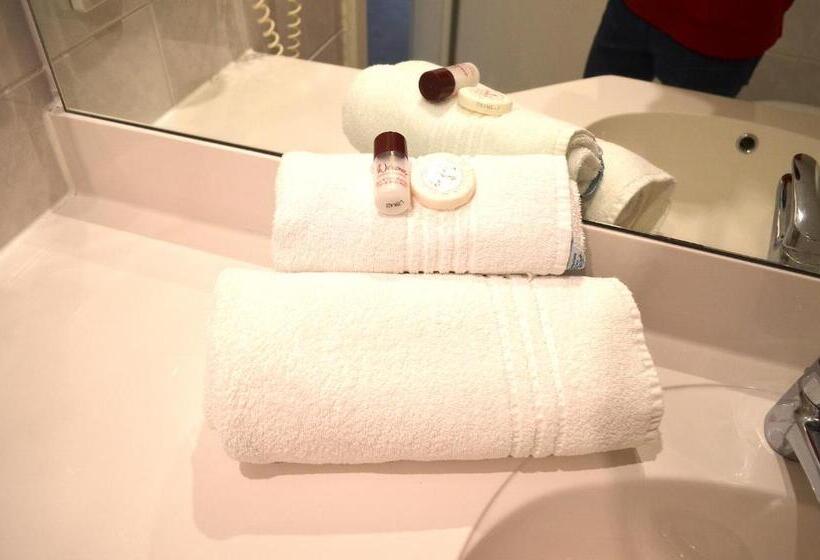اتاق استاندارد یک نفره, Weber Hotel Mannheim