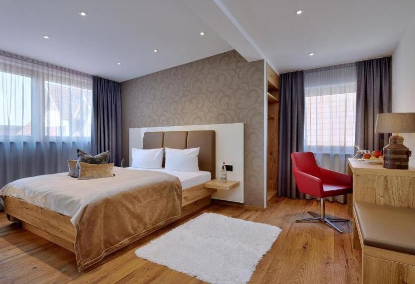 Номер Стандарт Трехместный, Landhotel Rössle