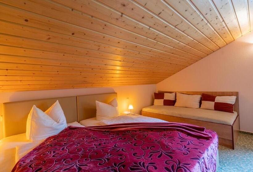 标准三人间, Berggasthof Butterberg