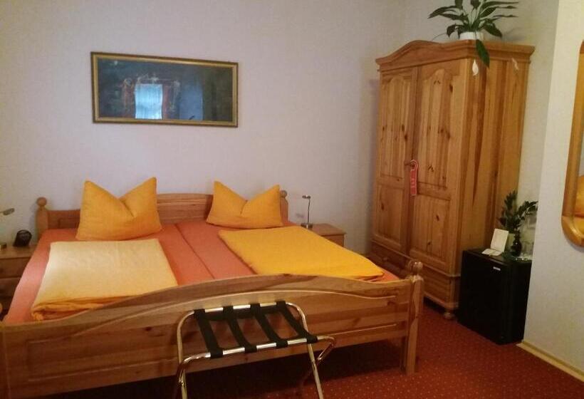 Номер Стандарт Трехместный, Gastehaus Loschwitz