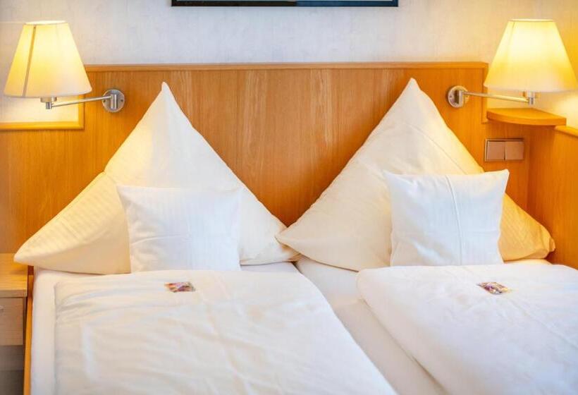 Апартаменты 2 Спальни, Waldesblick, Hotel Restaurant
