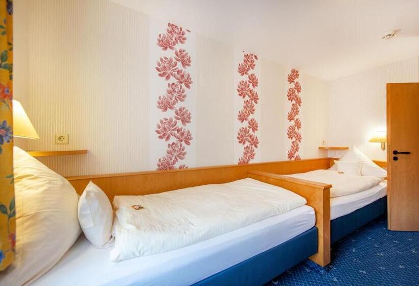 Апартаменты 3 Спальни, Waldesblick, Hotel Restaurant