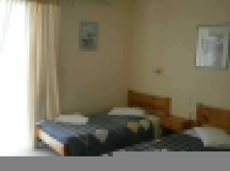 استوديو إقتصادى, Polyxenis Rooms