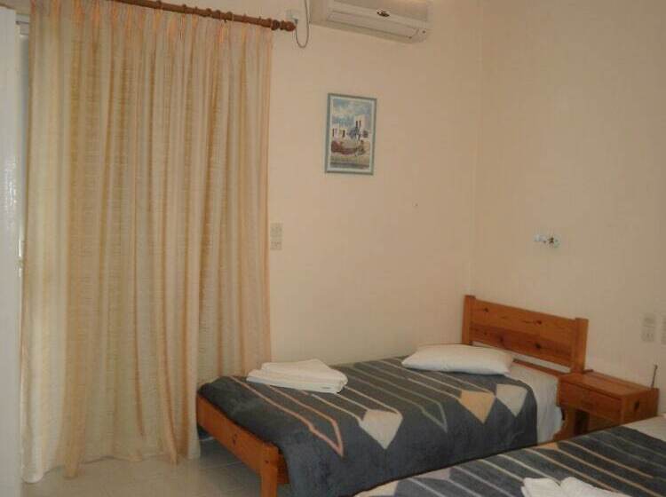 شقة غرفة واحدة, Polyxenis Rooms