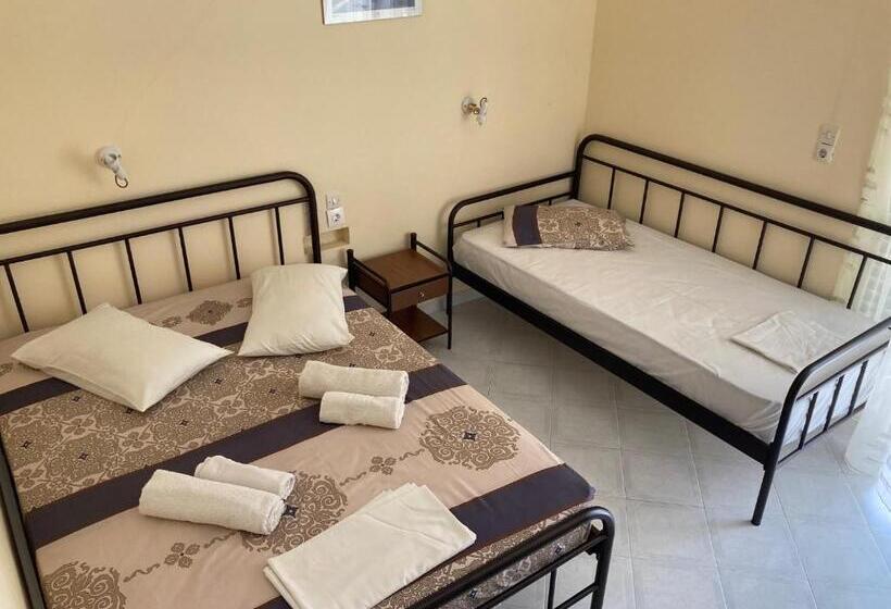 شقة غرفة واحدة, Polyxenis Rooms