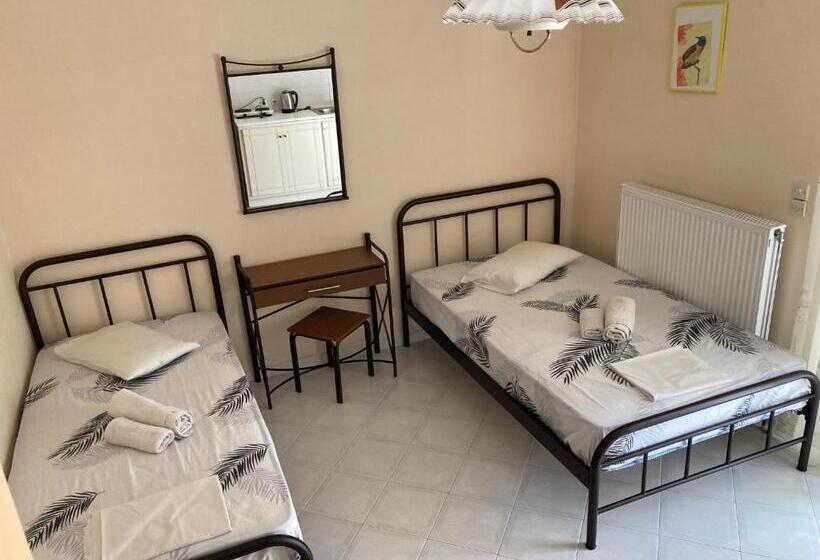 شقة غرفة واحدة, Polyxenis Rooms